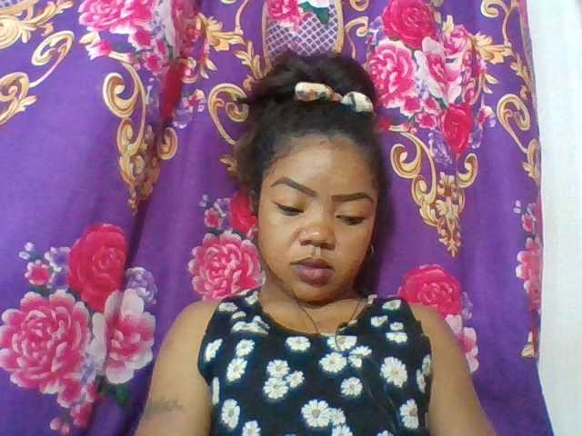 Elyah1a live cam on BongaCams