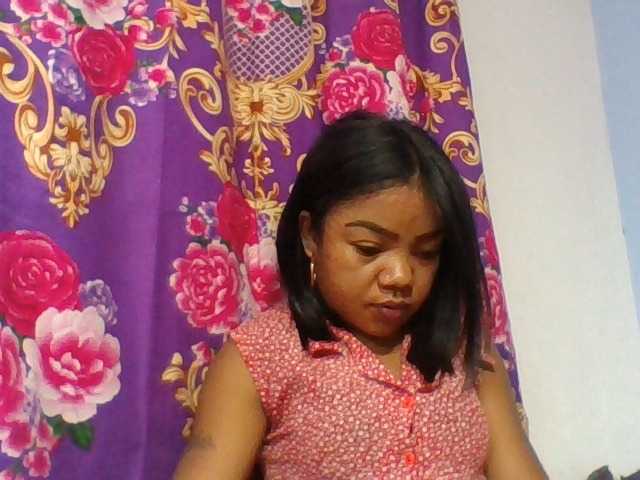Elyah1a live cam on BongaCams