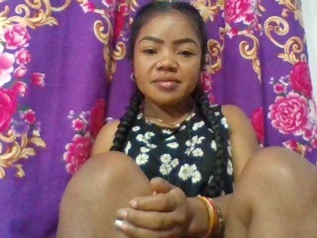 Elyah1a live cam on BongaCams