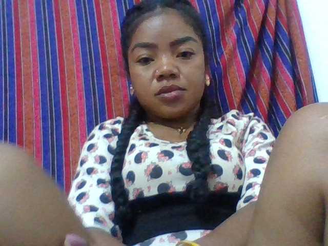 Elyah1a live cam on BongaCams