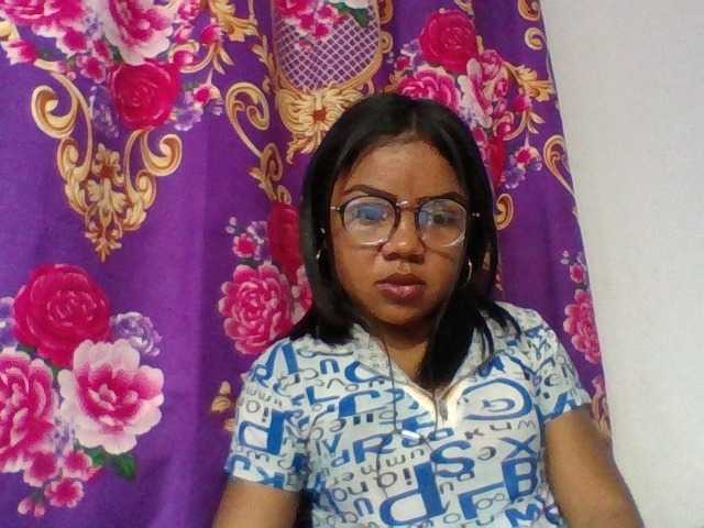 Elyah1a live cam on BongaCams