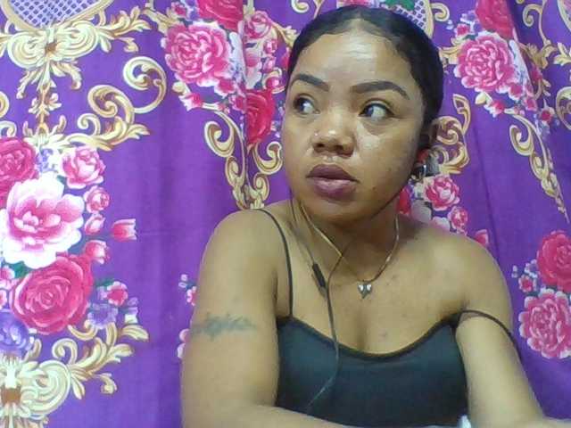 Elyah1a live cam on BongaCams