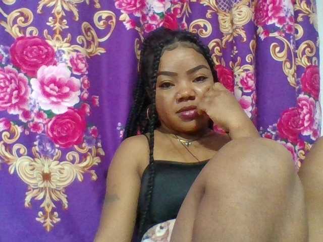 Elyah1a live cam on BongaCams