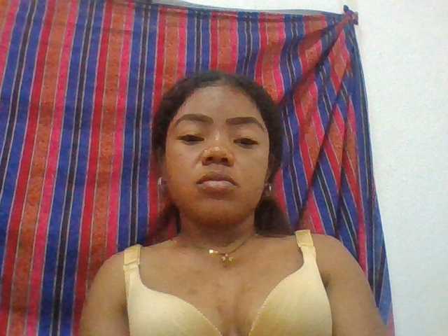 Elyah1a live cam on BongaCams
