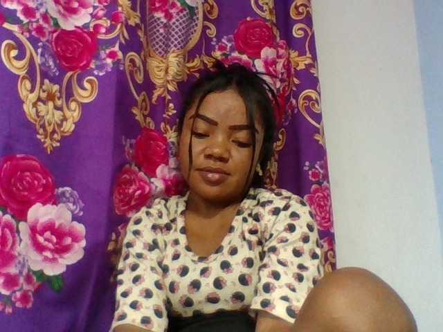Elyah1a live cam on BongaCams