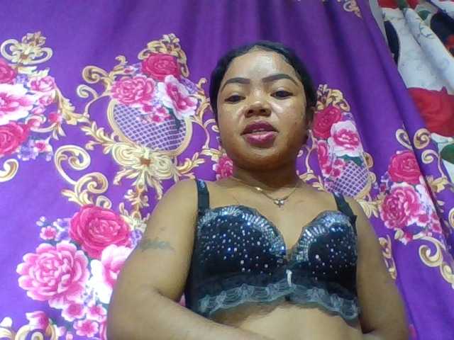 Elyah1a live cam on BongaCams