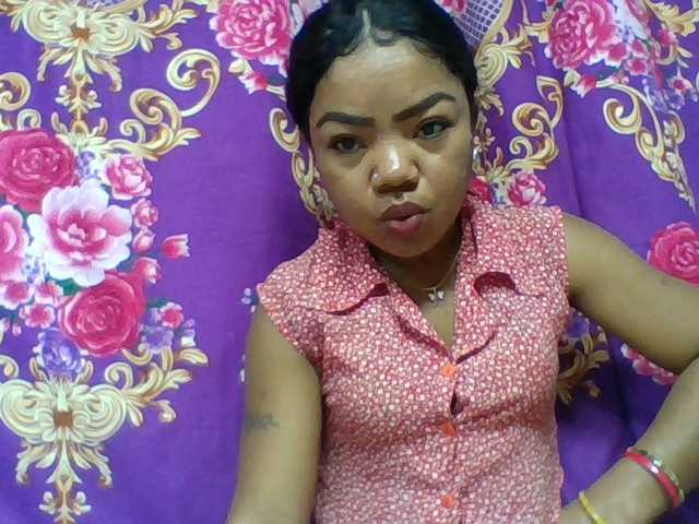 Elyah1a live cam on BongaCams