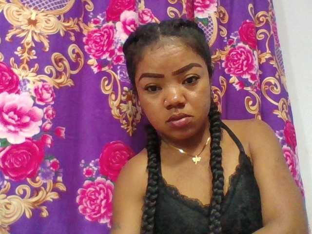 Elyah1a live cam on BongaCams