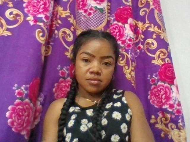 Elyah1a live cam on BongaCams