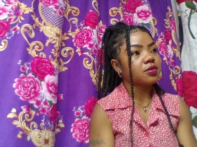 Elyah1a live cam on BongaCams