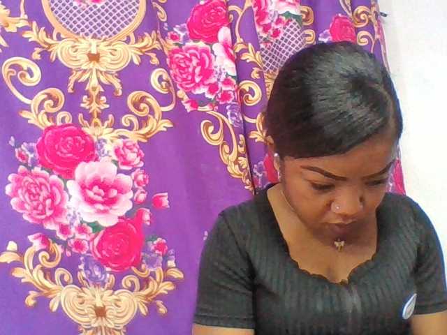 Elyah1a live cam on BongaCams
