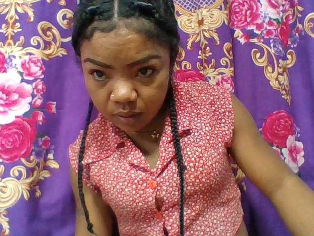 Elyah1a live cam on BongaCams