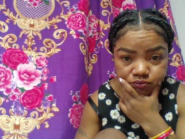 Elyah1a live cam on BongaCams