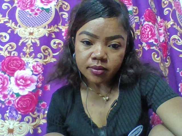 Elyah1a live cam on BongaCams