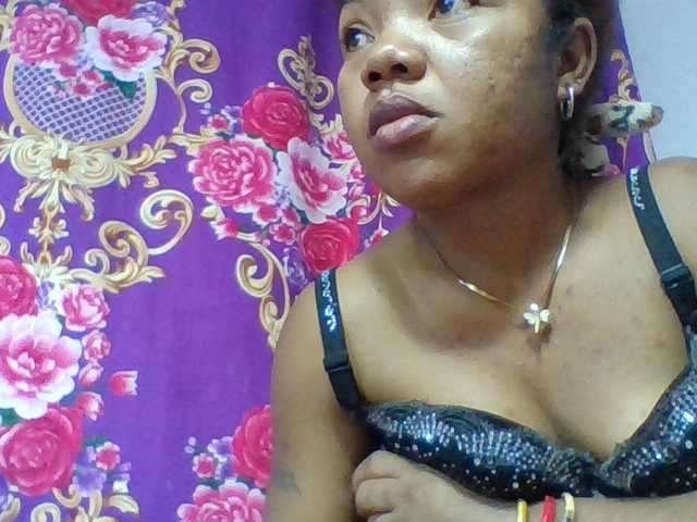 Elyah1a live cam on BongaCams