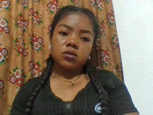 Elyah1a live cam on BongaCams