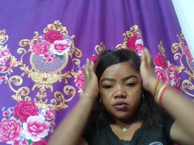 Elyah1a live cam on BongaCams