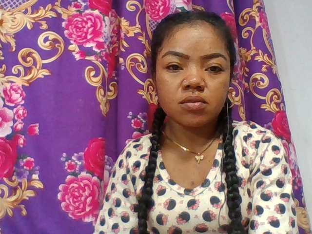 Elyah1a live cam on BongaCams