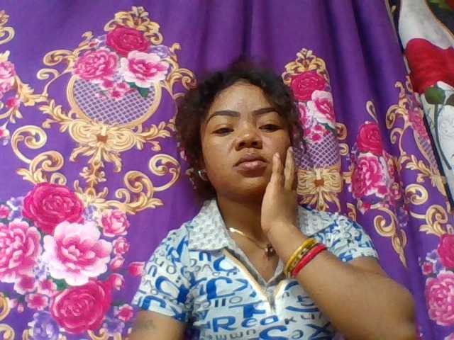 Elyah1a live cam on BongaCams