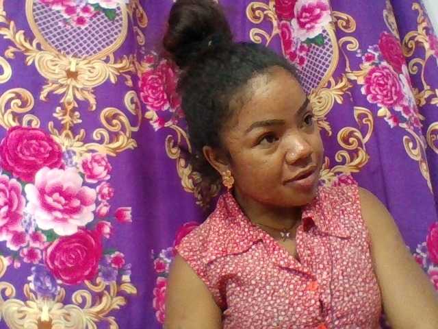 Elyah1a live cam on BongaCams