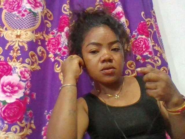 Elyah1a live cam on BongaCams