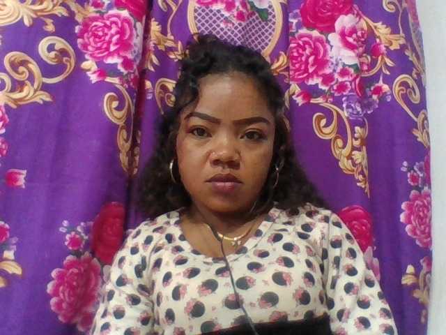 Elyah1a live cam on BongaCams