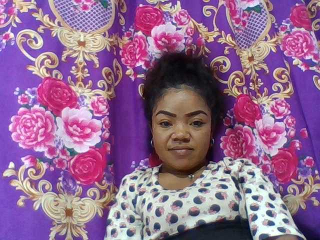 Elyah1a live cam on BongaCams