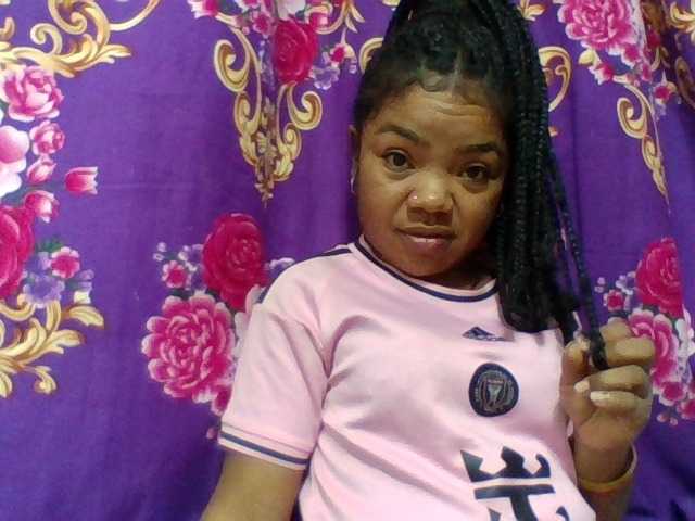 Elyah1a live cam on BongaCams