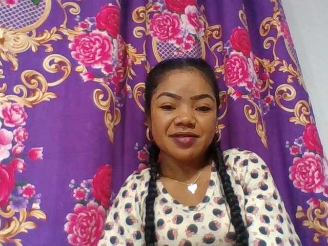 Elyah1a live cam on BongaCams