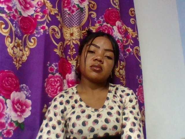 Elyah1a live cam on BongaCams