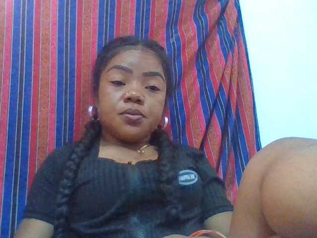 Elyah1a live cam on BongaCams