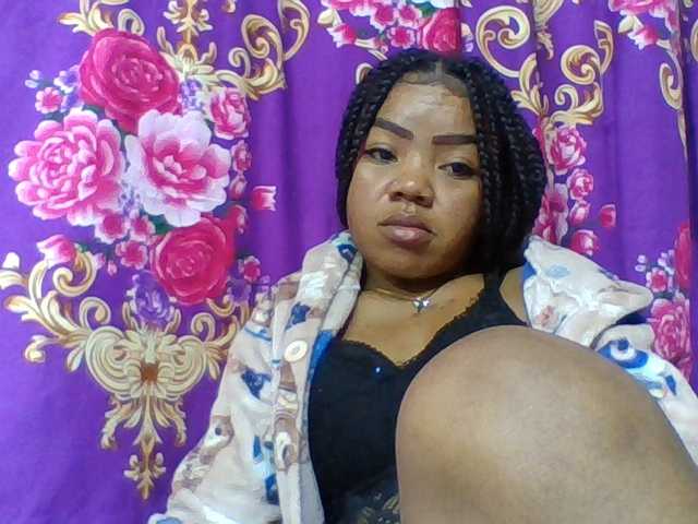 Elyah1a live cam on BongaCams