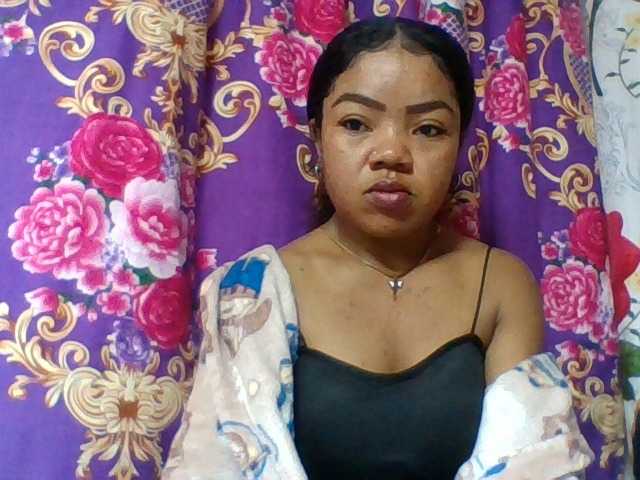 Elyah1a live cam on BongaCams