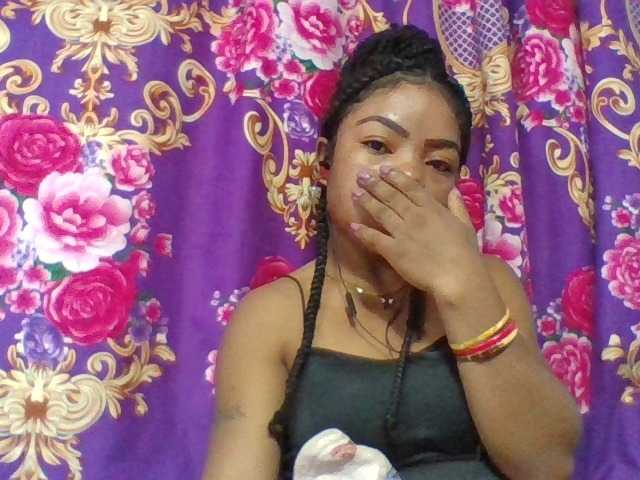 Elyah1a live cam on BongaCams