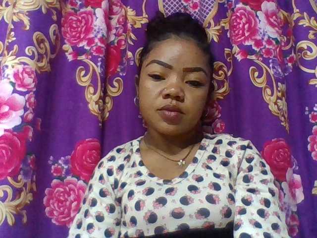 Elyah1a live cam on BongaCams