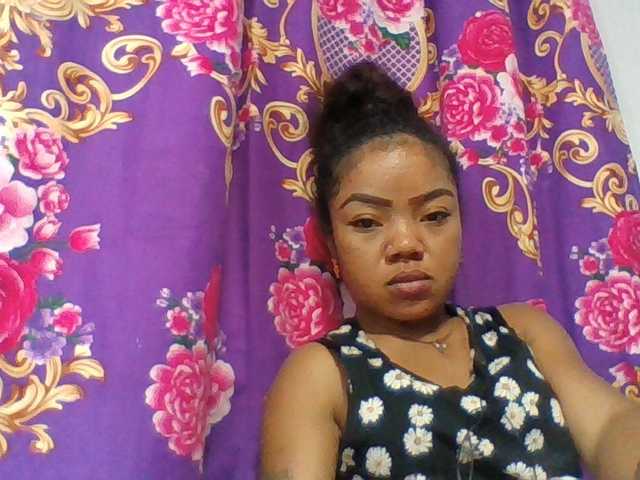 Elyah1a live cam on BongaCams
