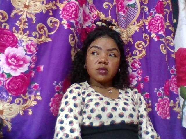 Elyah1a live cam on BongaCams
