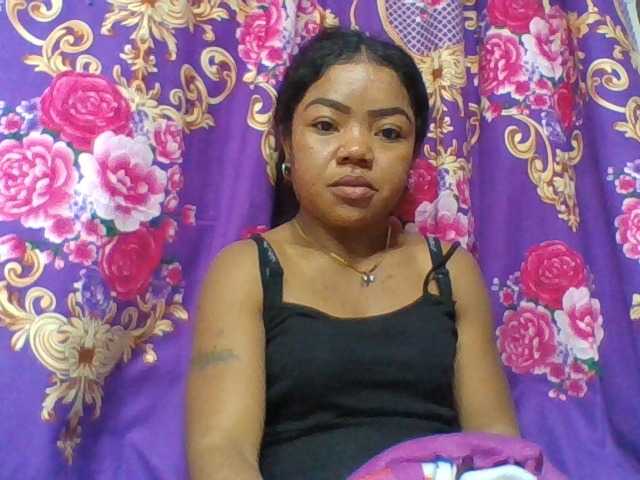 Elyah1a live cam on BongaCams