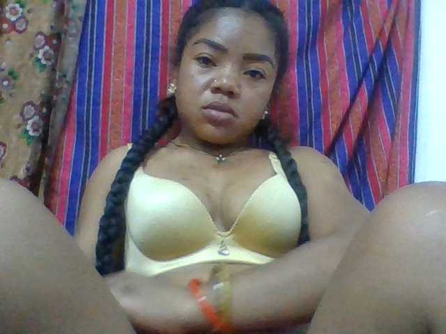Elyah1a live cam on BongaCams