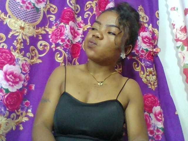Elyah1a live cam on BongaCams