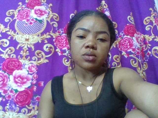 Elyah1a live cam on BongaCams