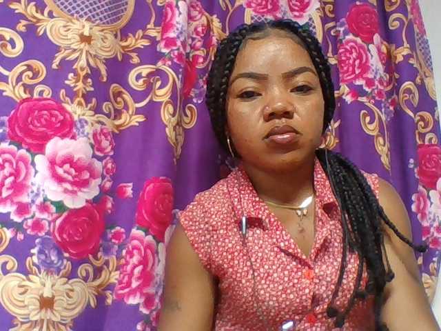 Elyah1a live cam on BongaCams
