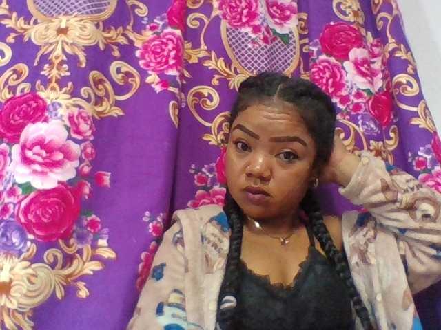 Elyah1a live cam on BongaCams