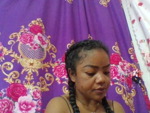 Elyah1a live cam on BongaCams
