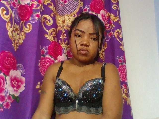 Elyah1a live cam on BongaCams