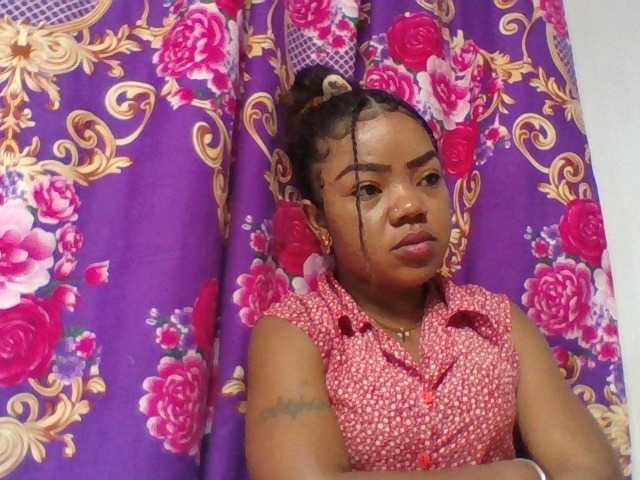 Elyah1a live cam on BongaCams