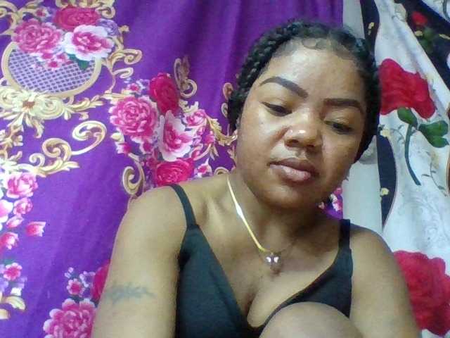 Elyah1a live cam on BongaCams