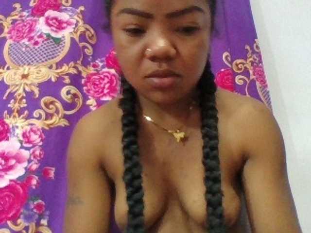 Elyah1a live cam on BongaCams