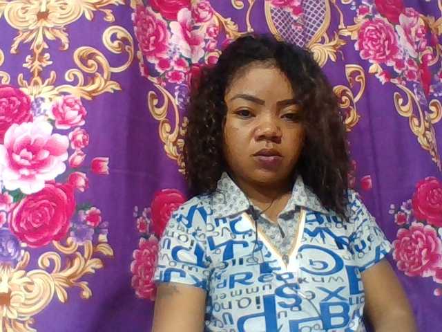 Elyah1a live cam on BongaCams