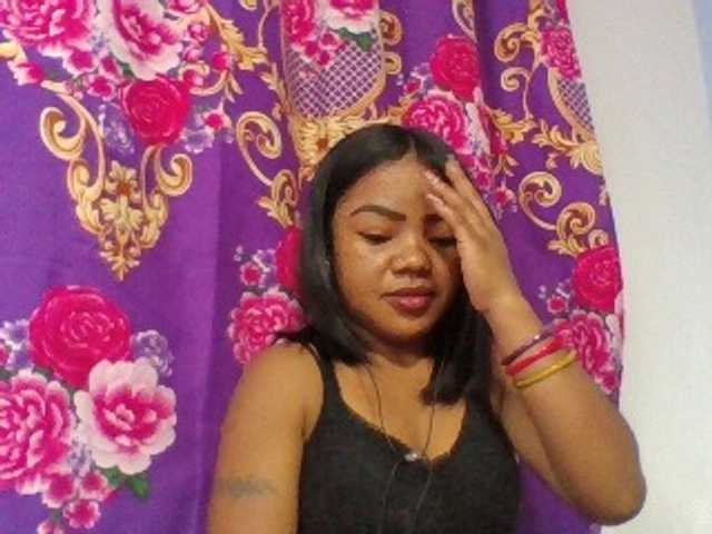 Elyah1a live cam on BongaCams